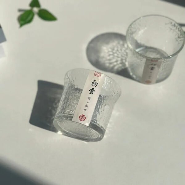 INS-Style Niche Glass Cup – Hammered or Vertical Pattern, Elegant Design for Tea, Wine, or Everyday Use - 图片 3