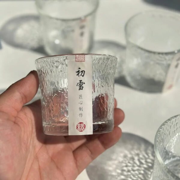 INS-Style Niche Glass Cup – Hammered or Vertical Pattern, Elegant Design for Tea, Wine, or Everyday Use - 图片 2